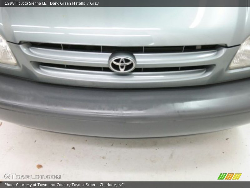 Dark Green Metallic / Gray 1998 Toyota Sienna LE