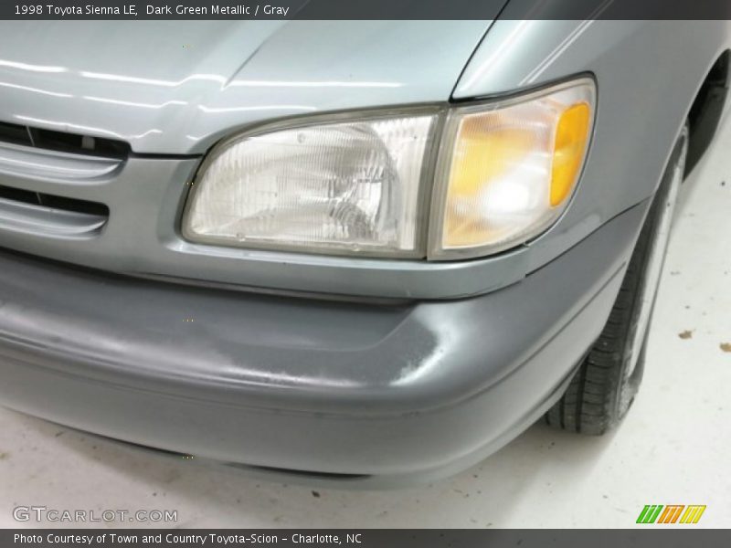 Dark Green Metallic / Gray 1998 Toyota Sienna LE