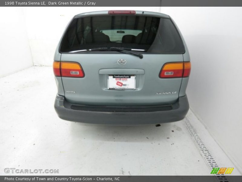 Dark Green Metallic / Gray 1998 Toyota Sienna LE