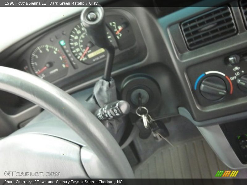 Dark Green Metallic / Gray 1998 Toyota Sienna LE