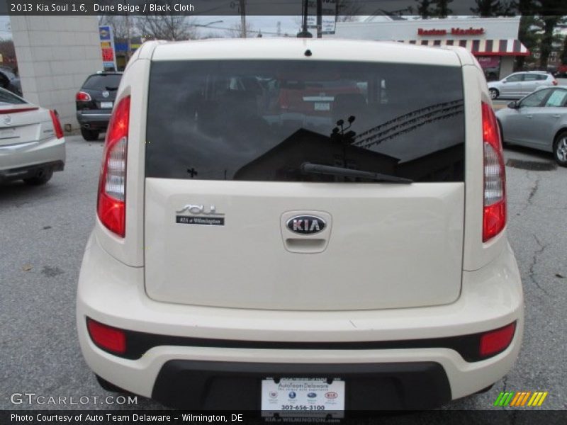 Dune Beige / Black Cloth 2013 Kia Soul 1.6