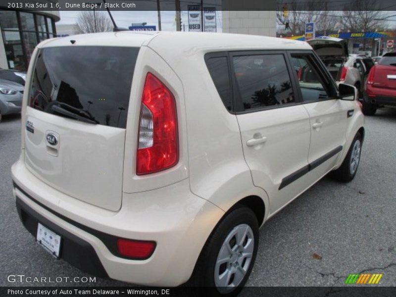 Dune Beige / Black Cloth 2013 Kia Soul 1.6