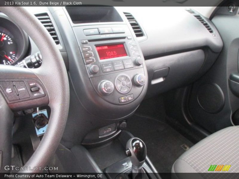 Dune Beige / Black Cloth 2013 Kia Soul 1.6