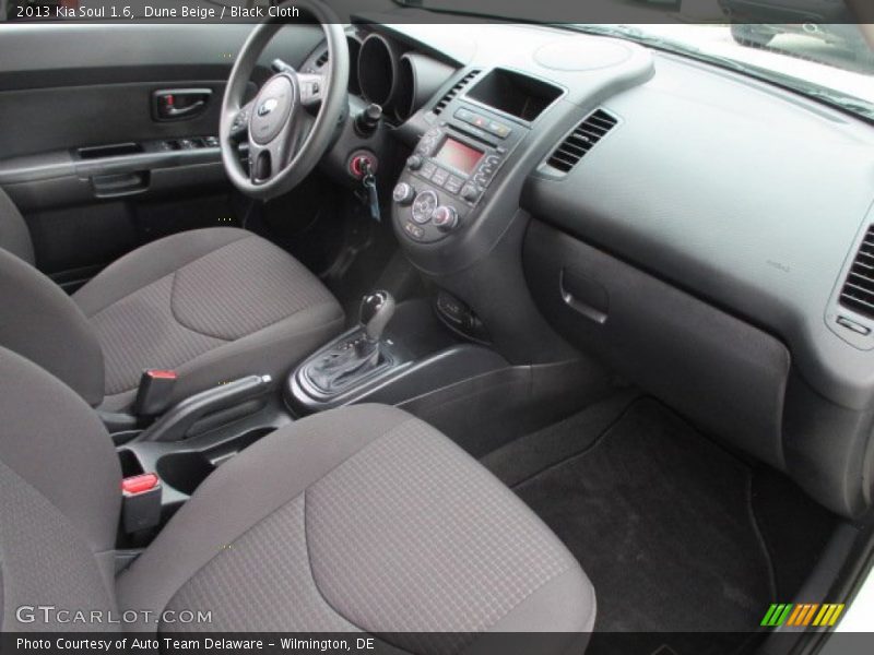 Dune Beige / Black Cloth 2013 Kia Soul 1.6