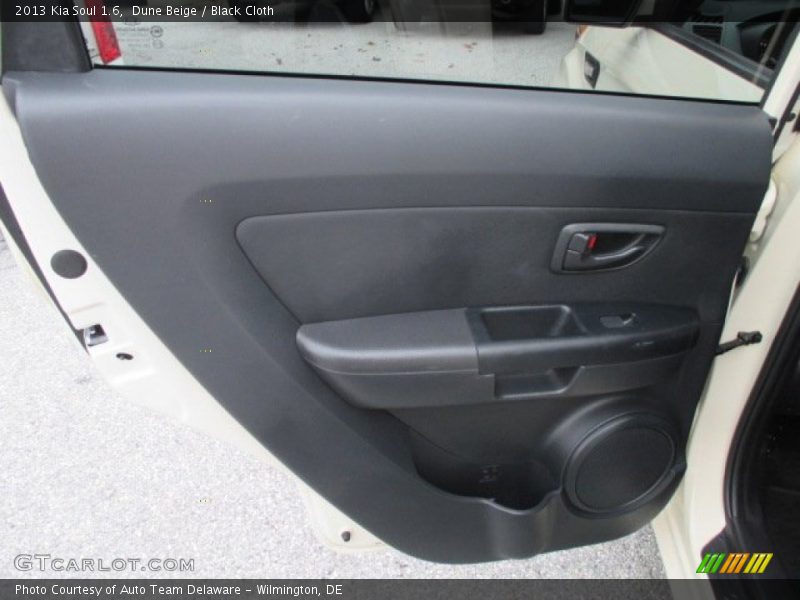 Dune Beige / Black Cloth 2013 Kia Soul 1.6