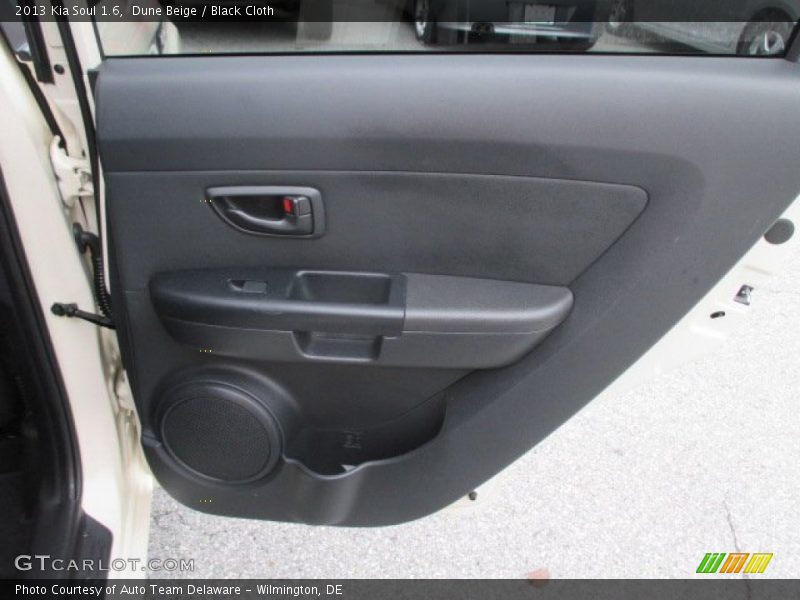 Dune Beige / Black Cloth 2013 Kia Soul 1.6