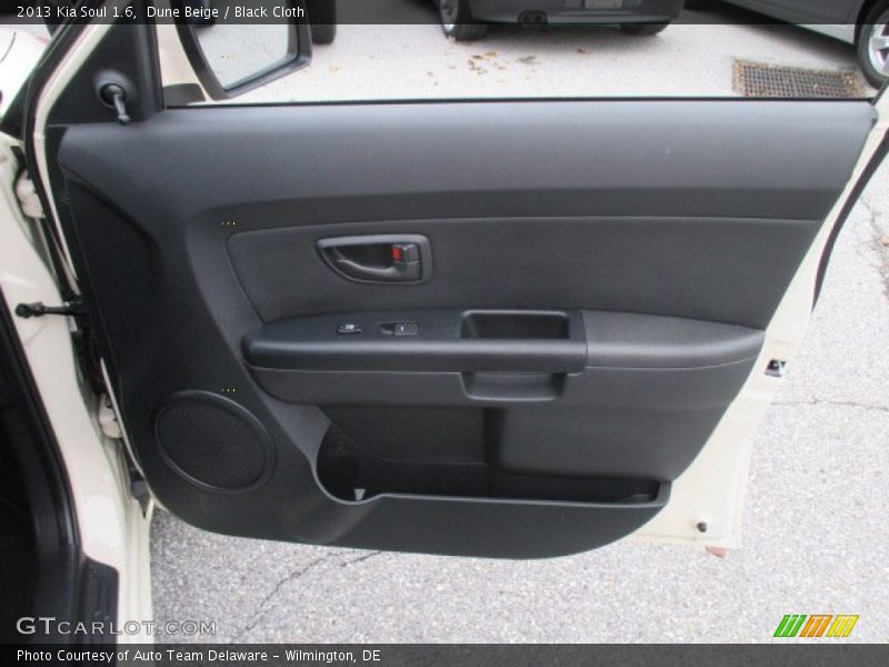 Dune Beige / Black Cloth 2013 Kia Soul 1.6