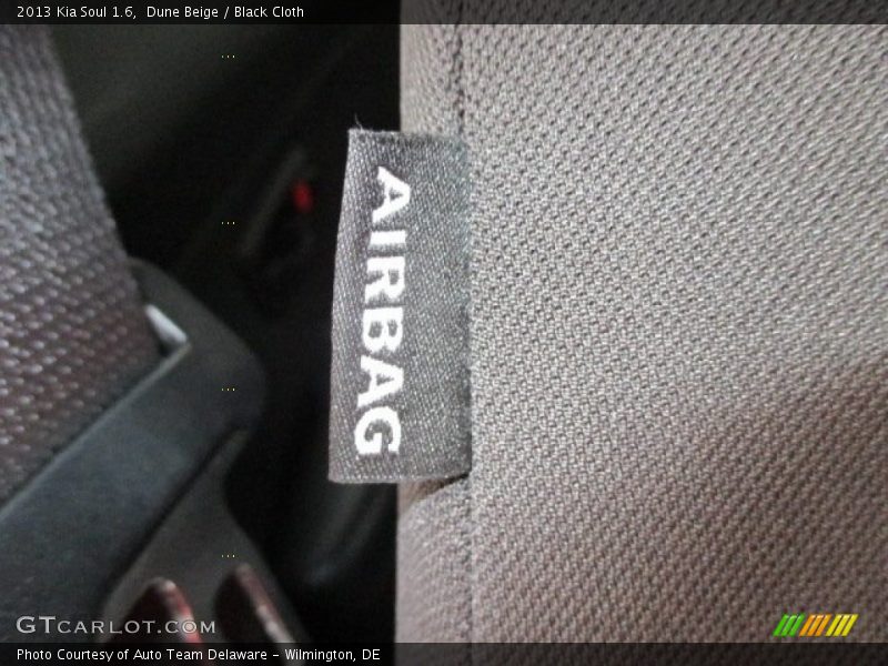 Dune Beige / Black Cloth 2013 Kia Soul 1.6