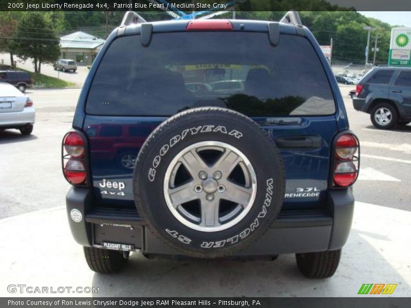 Patriot Blue Pearl / Medium Slate Gray 2005 Jeep Liberty Renegade 4x4