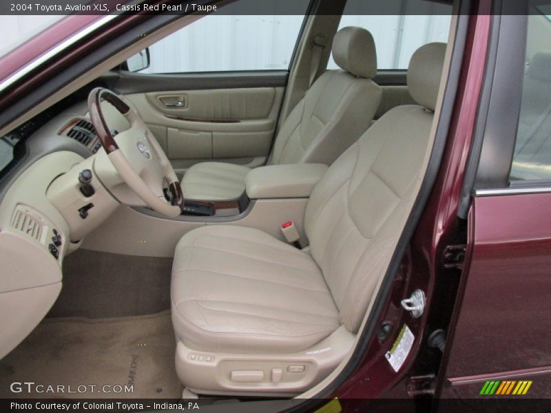 Front Seat of 2004 Avalon XLS