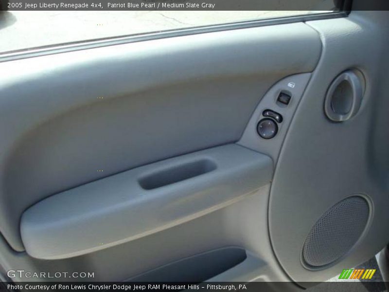 Patriot Blue Pearl / Medium Slate Gray 2005 Jeep Liberty Renegade 4x4