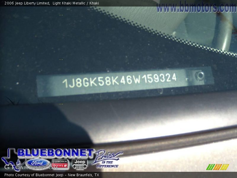 Light Khaki Metallic / Khaki 2006 Jeep Liberty Limited