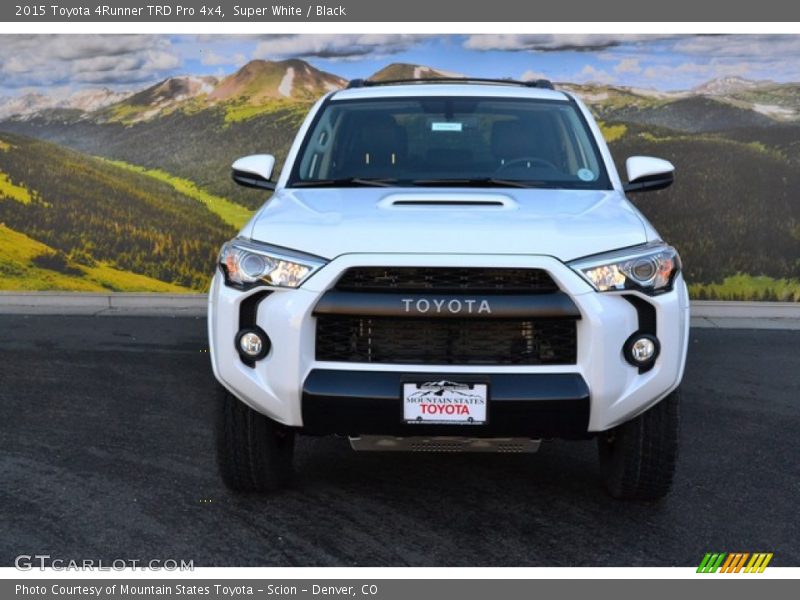 Super White / Black 2015 Toyota 4Runner TRD Pro 4x4