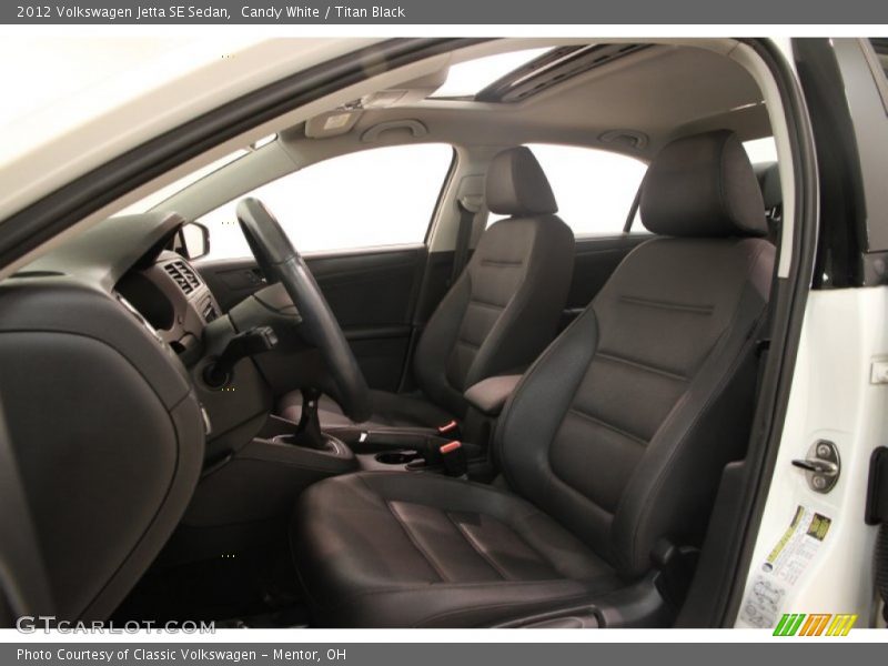 Candy White / Titan Black 2012 Volkswagen Jetta SE Sedan