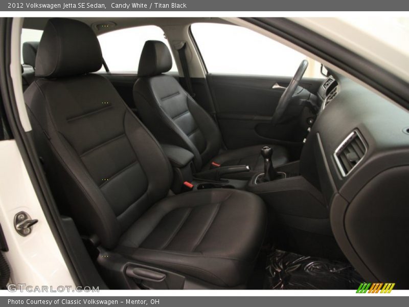 Candy White / Titan Black 2012 Volkswagen Jetta SE Sedan