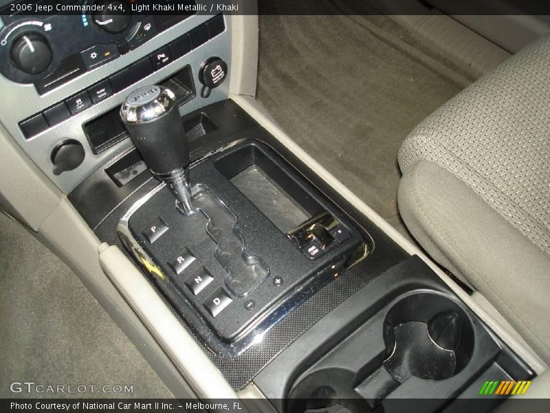 Light Khaki Metallic / Khaki 2006 Jeep Commander 4x4