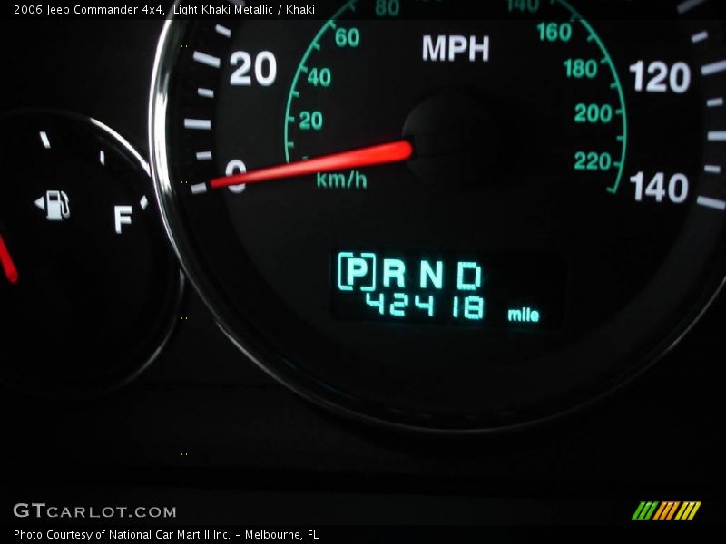 Light Khaki Metallic / Khaki 2006 Jeep Commander 4x4