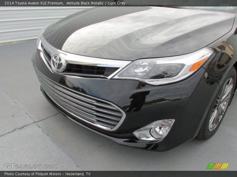 Attitude Black Metallic / Light Gray 2014 Toyota Avalon XLE Premium