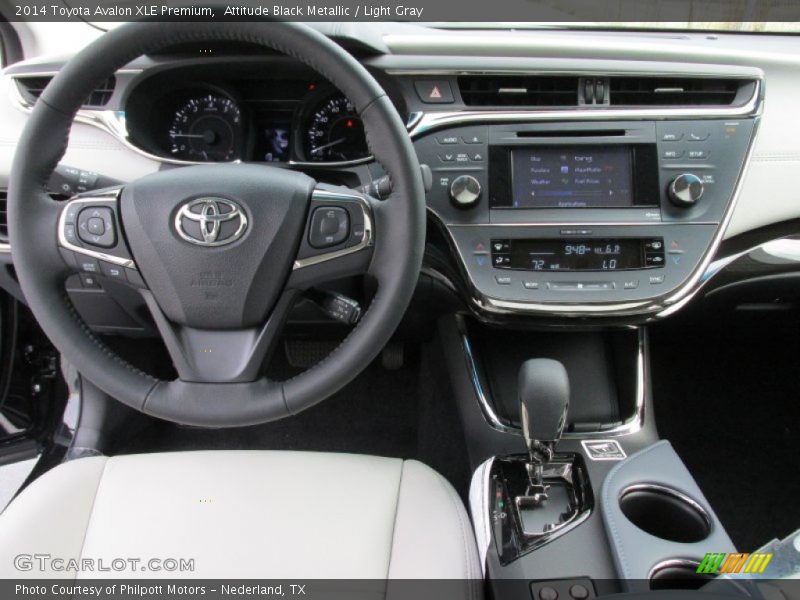 Dashboard of 2014 Avalon XLE Premium