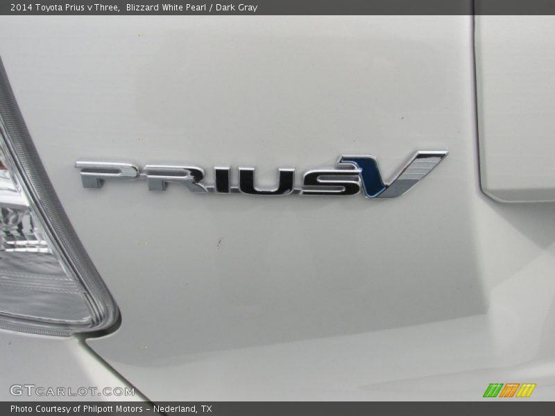 Blizzard White Pearl / Dark Gray 2014 Toyota Prius v Three