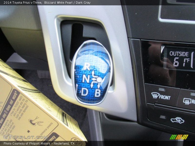 Blizzard White Pearl / Dark Gray 2014 Toyota Prius v Three