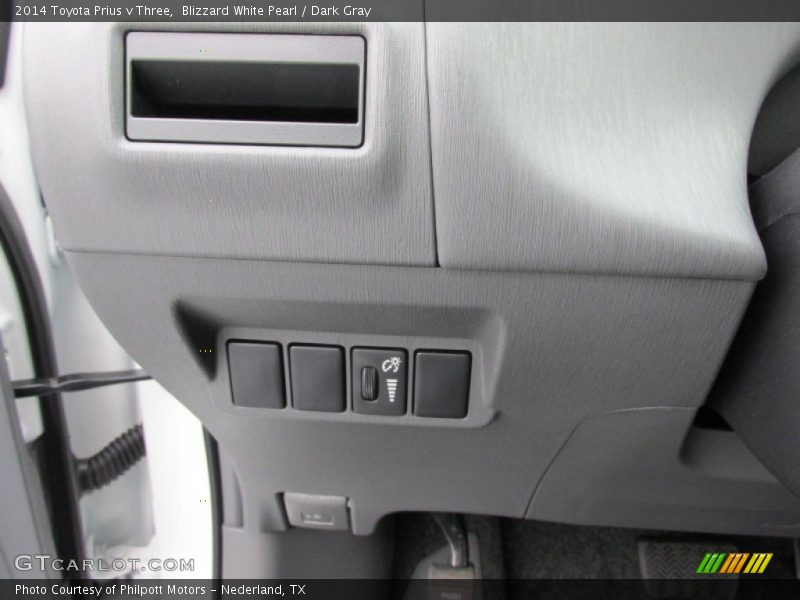 Blizzard White Pearl / Dark Gray 2014 Toyota Prius v Three