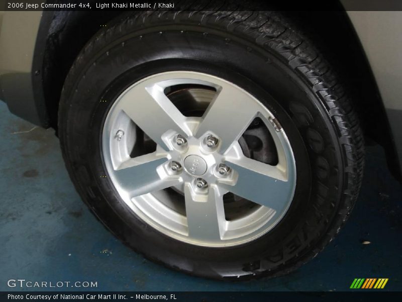 Light Khaki Metallic / Khaki 2006 Jeep Commander 4x4