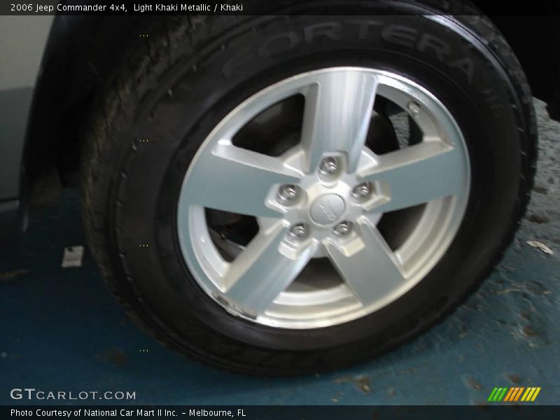 Light Khaki Metallic / Khaki 2006 Jeep Commander 4x4