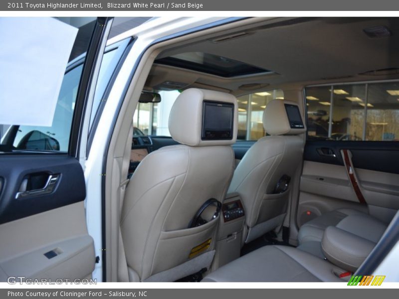 Blizzard White Pearl / Sand Beige 2011 Toyota Highlander Limited