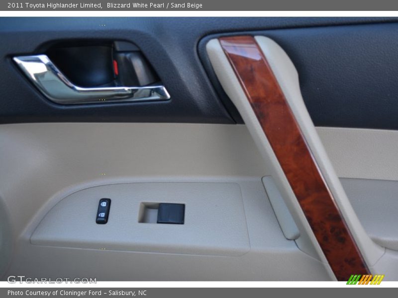 Blizzard White Pearl / Sand Beige 2011 Toyota Highlander Limited