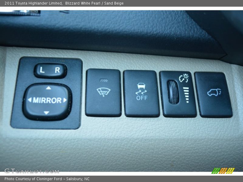 Blizzard White Pearl / Sand Beige 2011 Toyota Highlander Limited