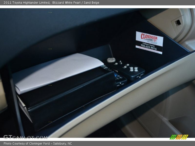 Blizzard White Pearl / Sand Beige 2011 Toyota Highlander Limited