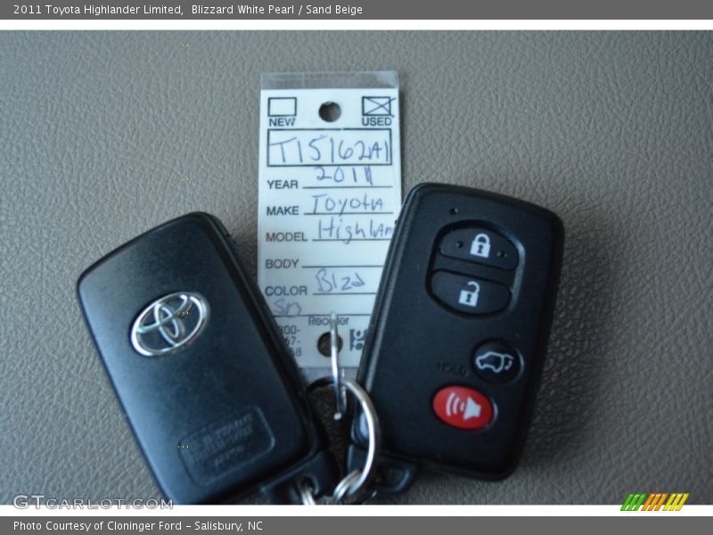Blizzard White Pearl / Sand Beige 2011 Toyota Highlander Limited
