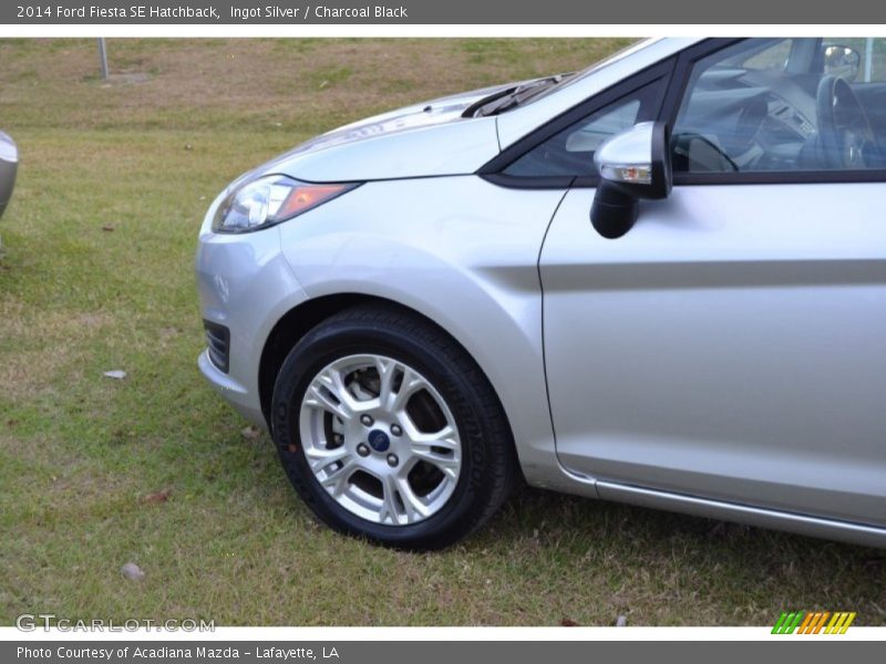 Ingot Silver / Charcoal Black 2014 Ford Fiesta SE Hatchback