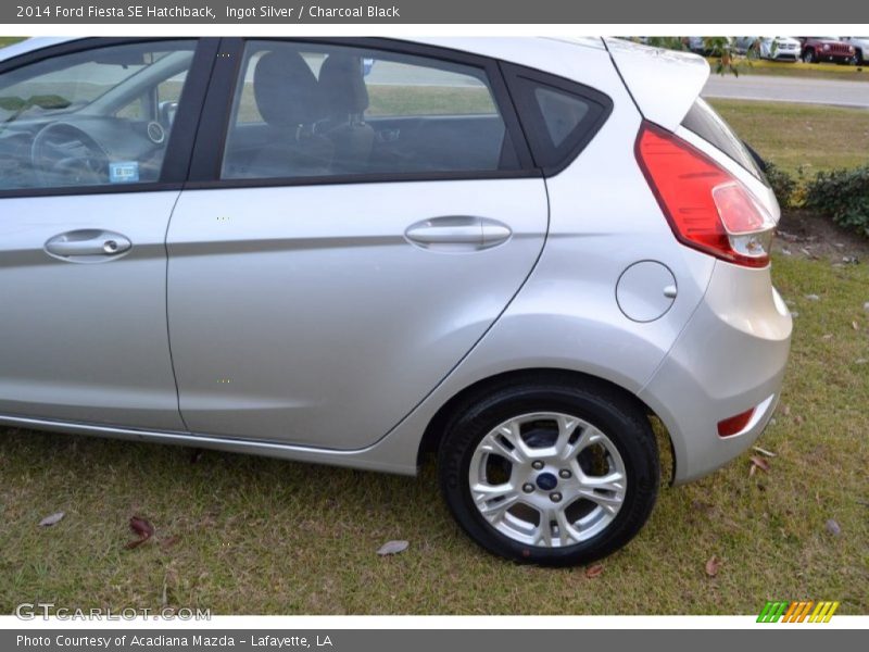 Ingot Silver / Charcoal Black 2014 Ford Fiesta SE Hatchback