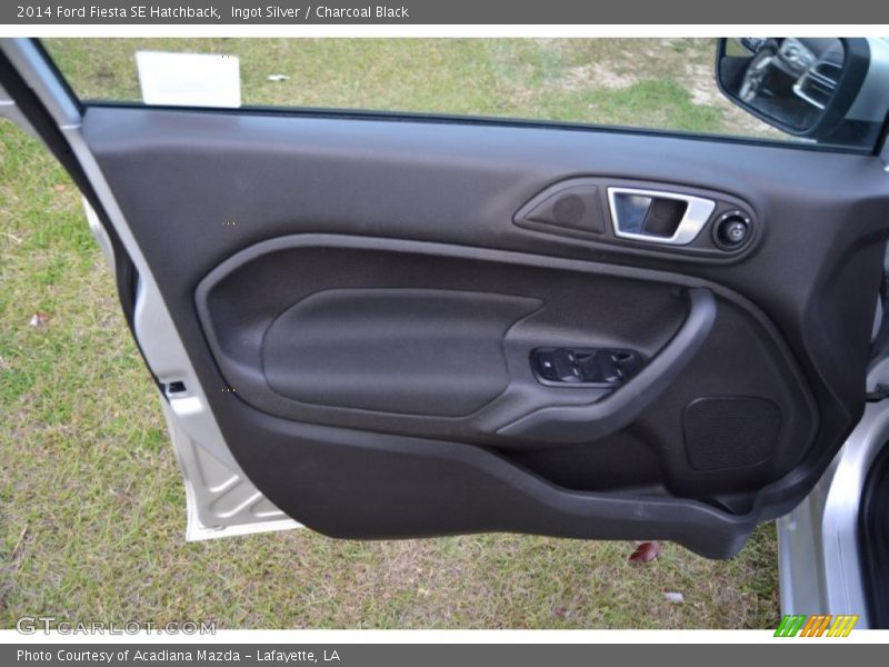 Ingot Silver / Charcoal Black 2014 Ford Fiesta SE Hatchback