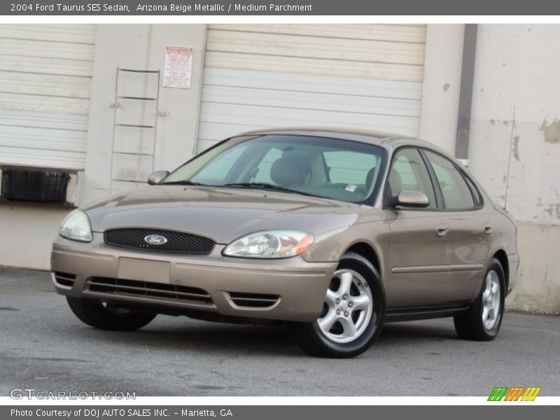Front 3/4 View of 2004 Taurus SES Sedan
