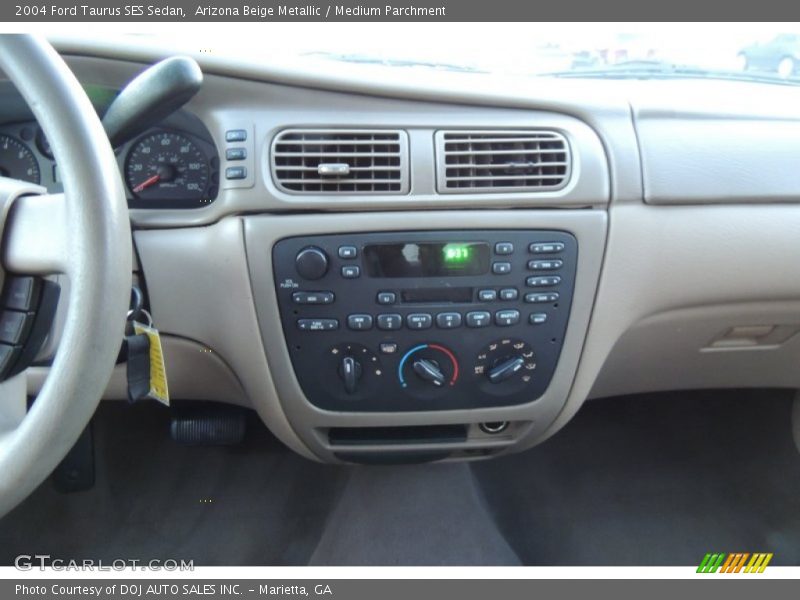 Arizona Beige Metallic / Medium Parchment 2004 Ford Taurus SES Sedan