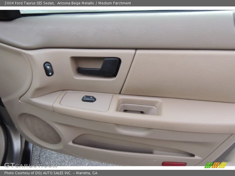 Arizona Beige Metallic / Medium Parchment 2004 Ford Taurus SES Sedan