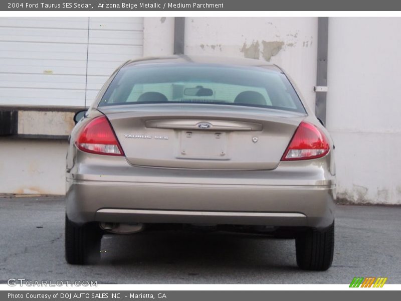 Arizona Beige Metallic / Medium Parchment 2004 Ford Taurus SES Sedan