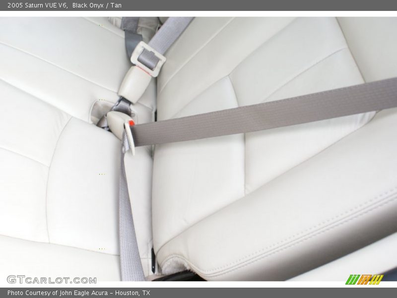 Black Onyx / Tan 2005 Saturn VUE V6