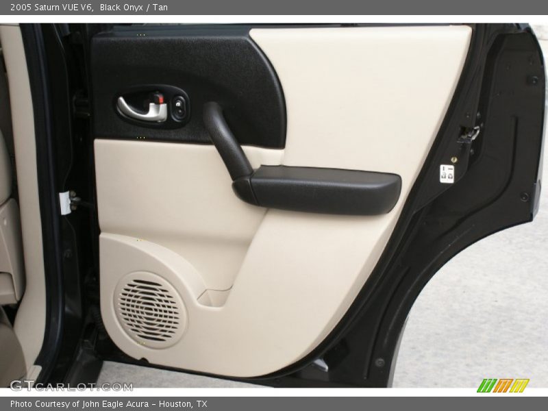 Black Onyx / Tan 2005 Saturn VUE V6