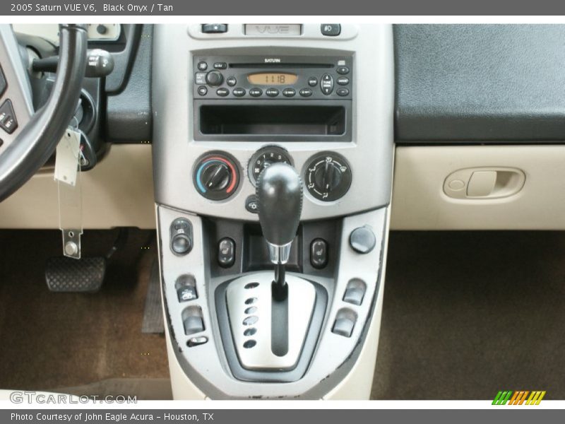 Black Onyx / Tan 2005 Saturn VUE V6