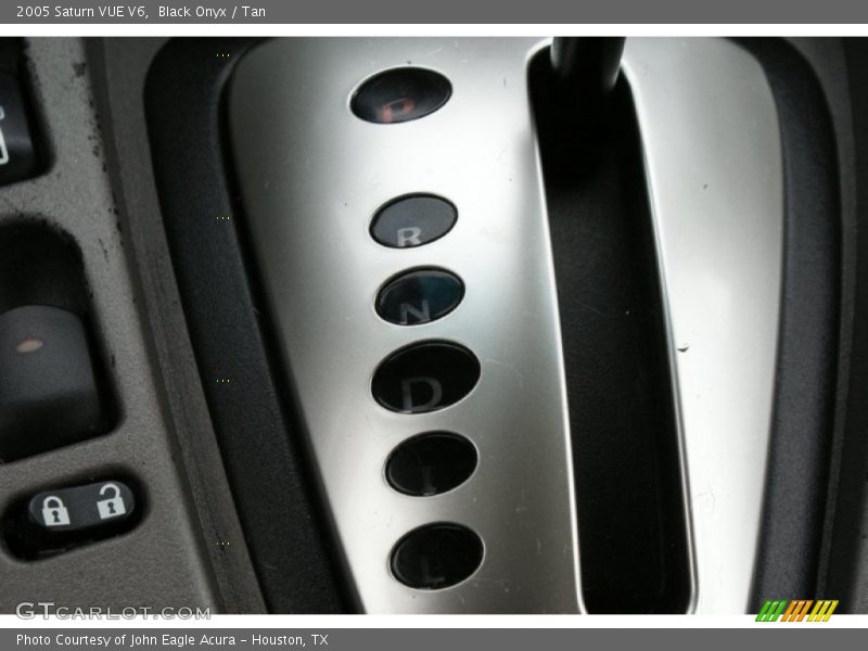 Black Onyx / Tan 2005 Saturn VUE V6