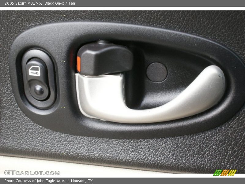 Black Onyx / Tan 2005 Saturn VUE V6