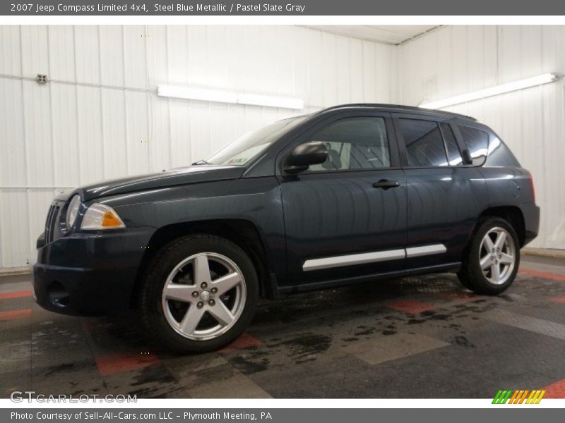 Front 3/4 View of 2007 Compass Limited 4x4