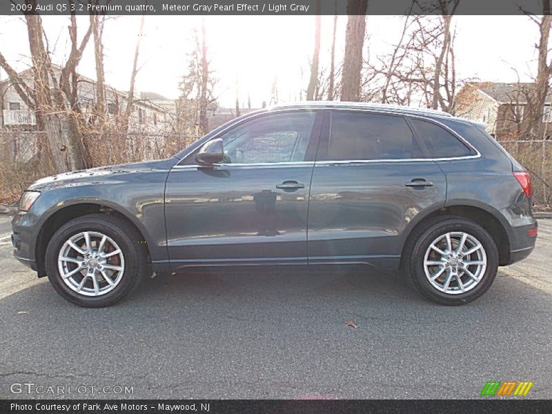 Meteor Gray Pearl Effect / Light Gray 2009 Audi Q5 3.2 Premium quattro