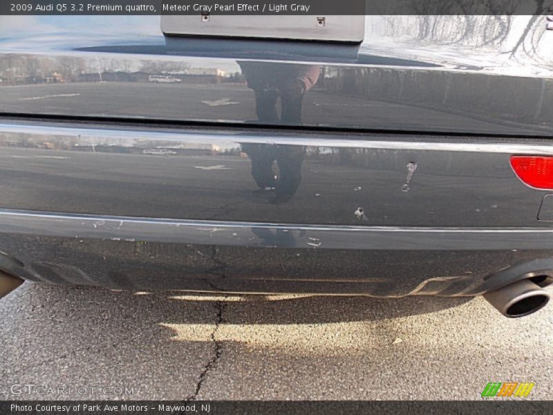 Meteor Gray Pearl Effect / Light Gray 2009 Audi Q5 3.2 Premium quattro