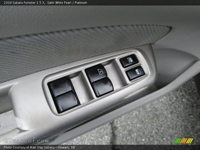 Satin White Pearl / Platinum 2009 Subaru Forester 2.5 X
