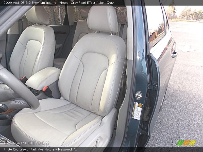 Meteor Gray Pearl Effect / Light Gray 2009 Audi Q5 3.2 Premium quattro